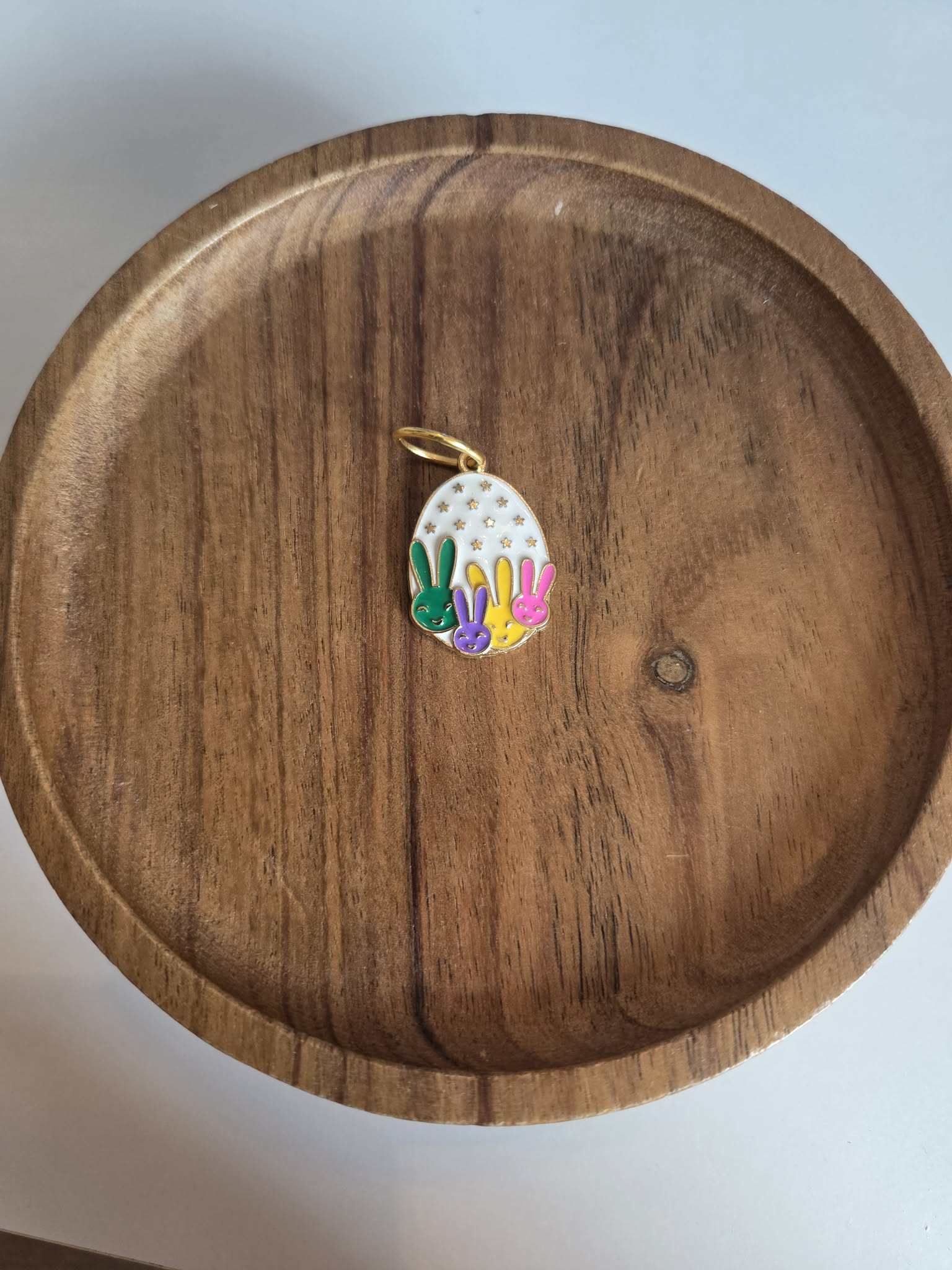 Påskeegg med påskehare