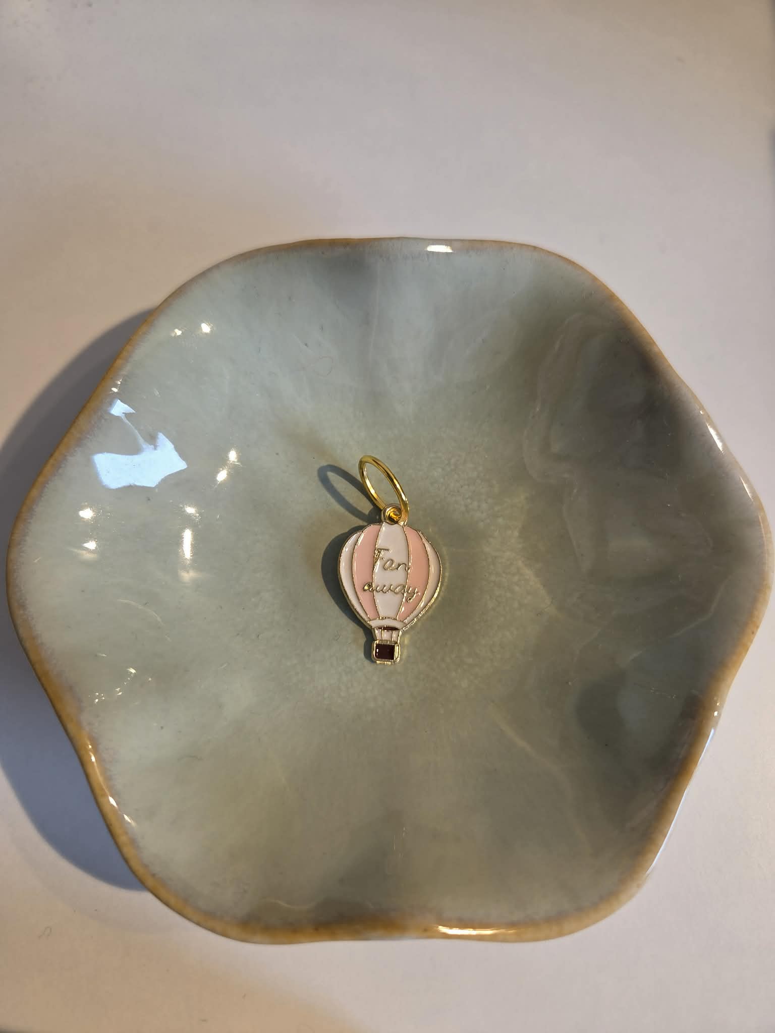 Far away luftballong