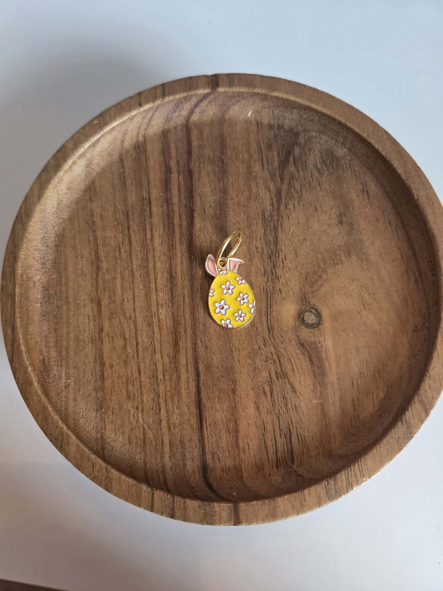 påskeegg med hare ører